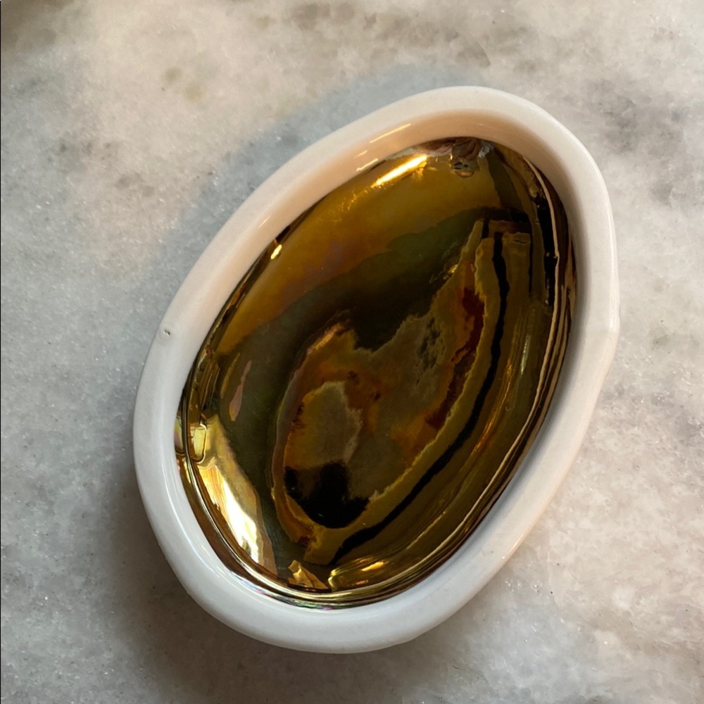 Elegant Gold and White Decorative soap Dish by Canvas